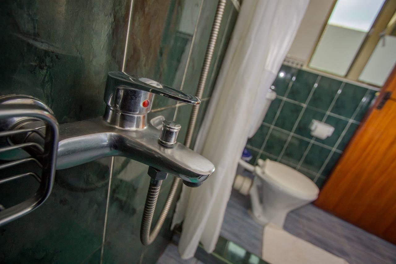 Tuzza Hotel Bushenyi Kültér fotó