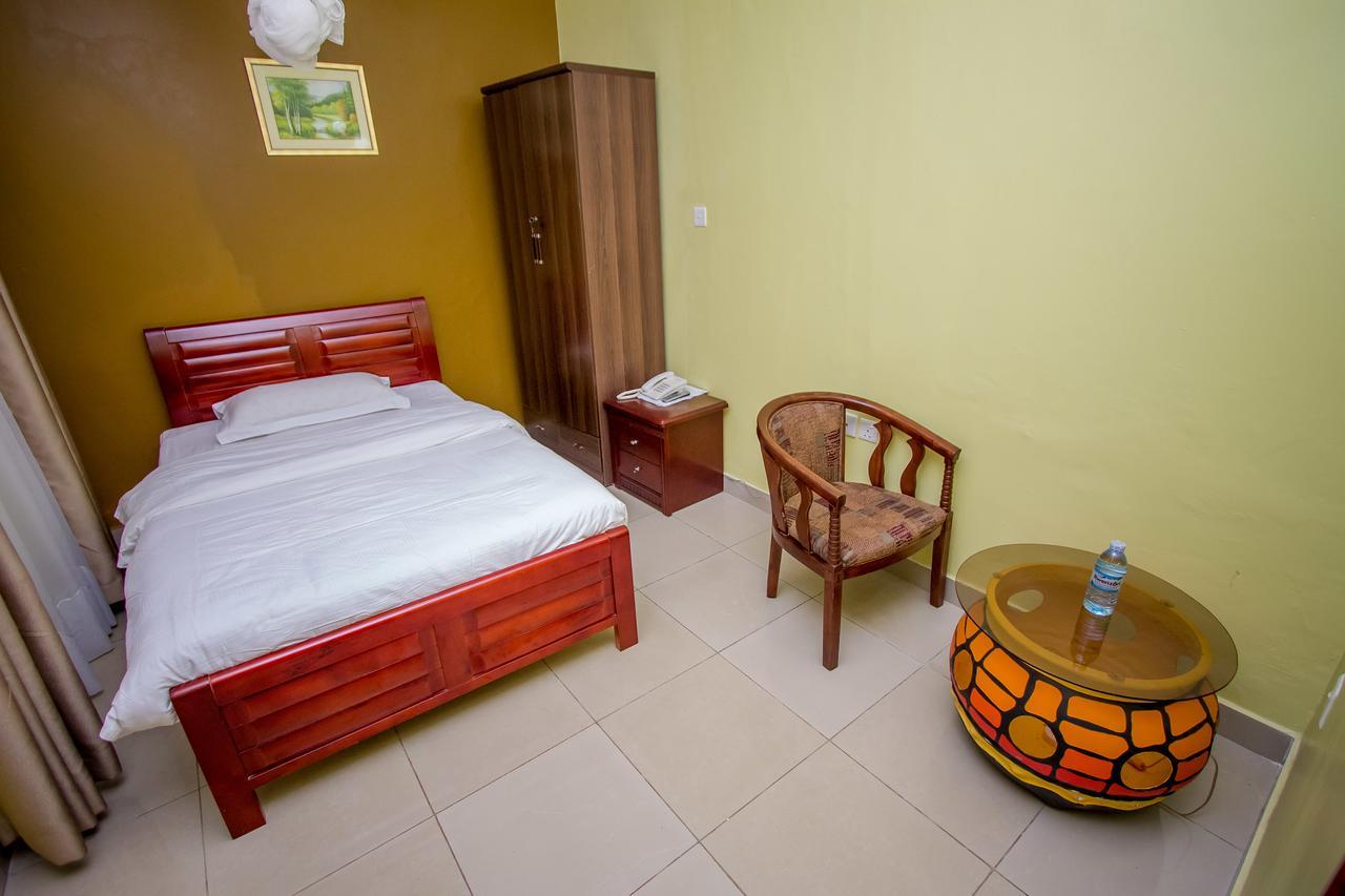 Tuzza Hotel Bushenyi Kültér fotó