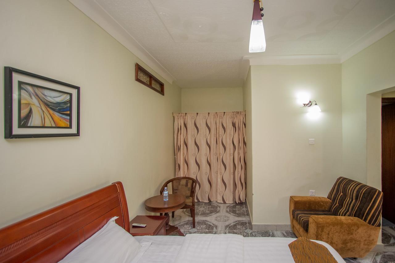 Tuzza Hotel Bushenyi Kültér fotó