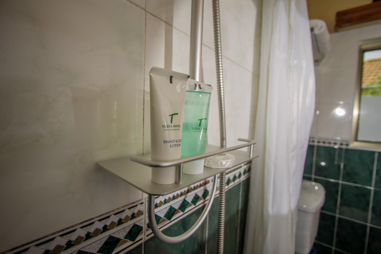 Tuzza Hotel Bushenyi Kültér fotó
