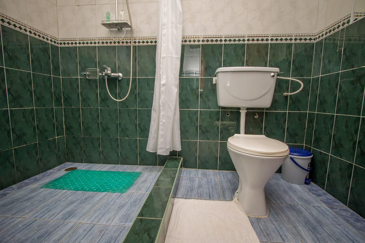 Tuzza Hotel Bushenyi Kültér fotó