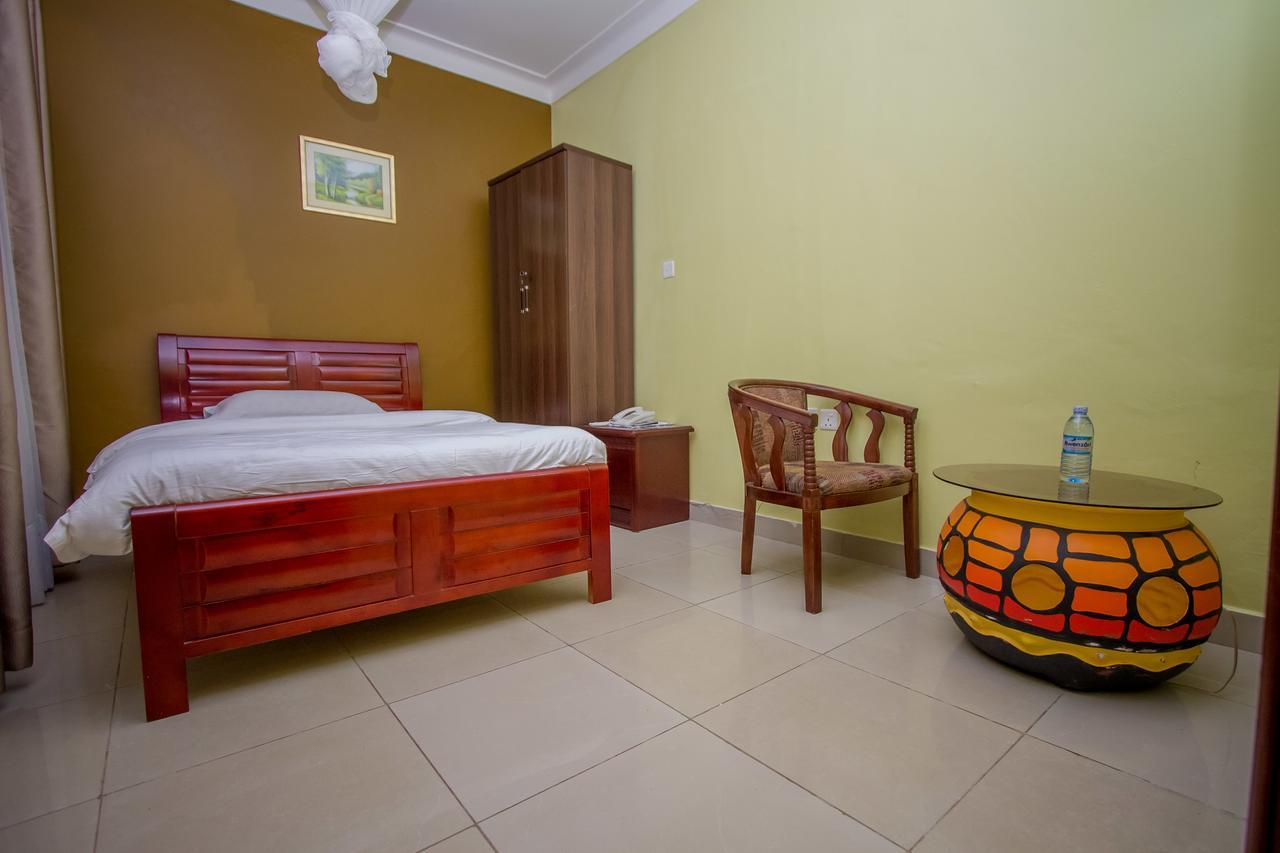 Tuzza Hotel Bushenyi Kültér fotó