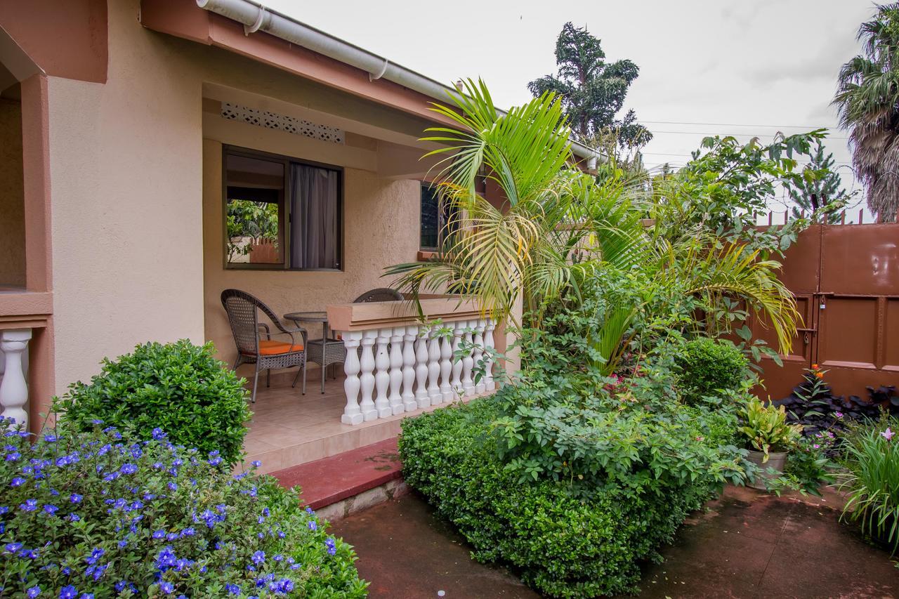 Tuzza Hotel Bushenyi Kültér fotó