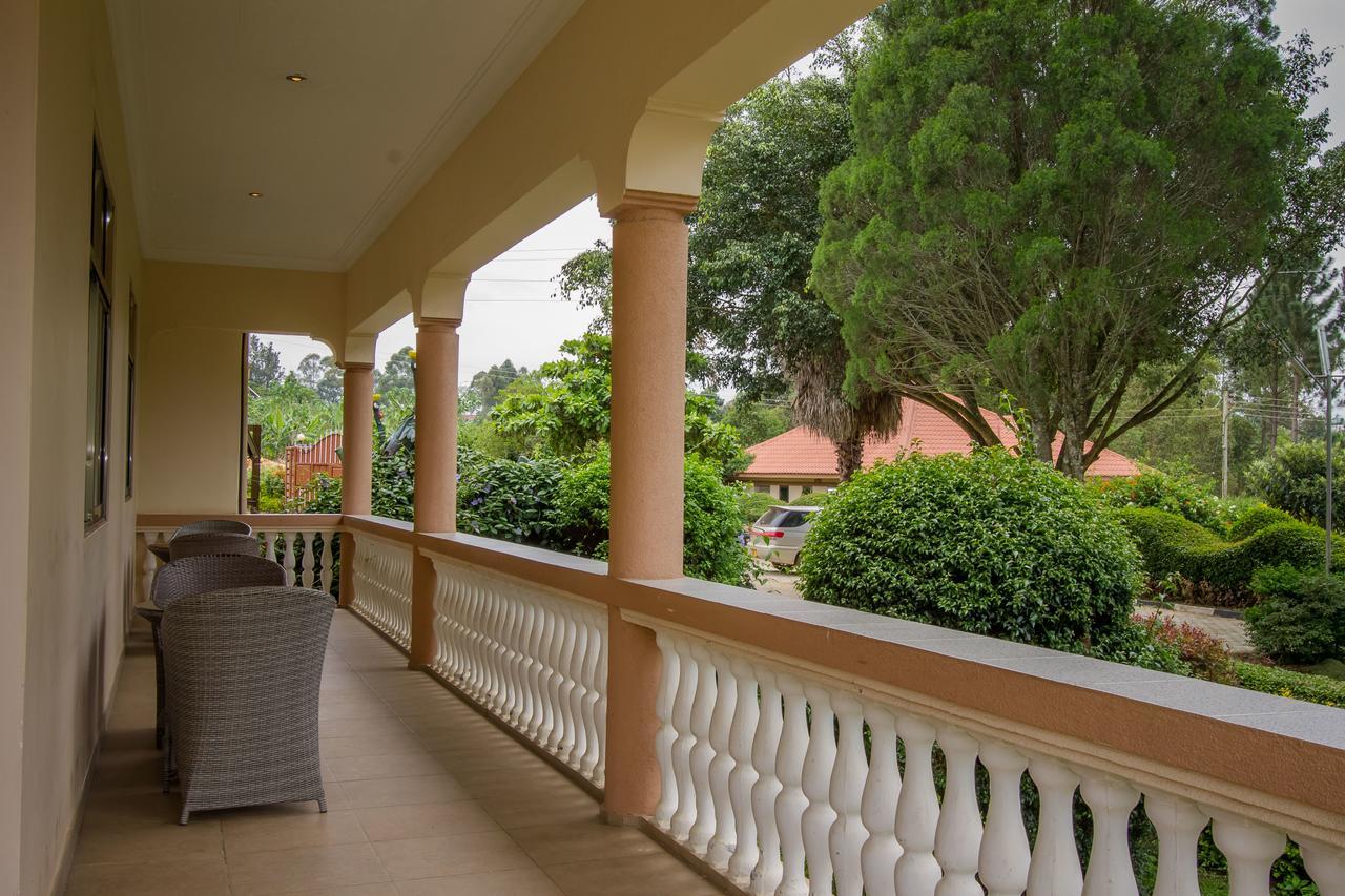 Tuzza Hotel Bushenyi Kültér fotó